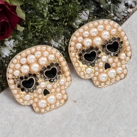 BETSEY JOHNSON SUGAR SKULL EARRINGS - Picture 1 of 4
